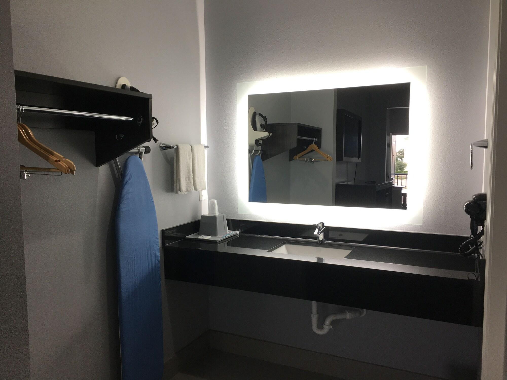 Platinum Inn And Suites Хюстън Екстериор снимка
