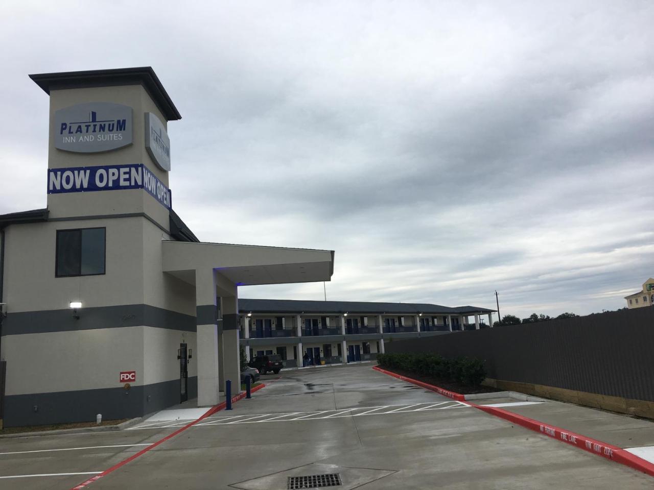 Platinum Inn And Suites Хюстън Екстериор снимка